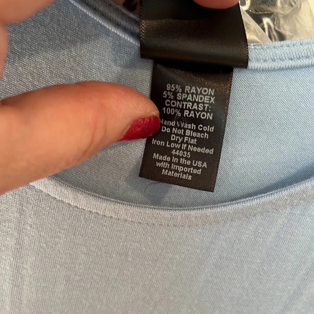 Agnes & Dora size large light blue front high low tee navy print back - Picture 8 of 16